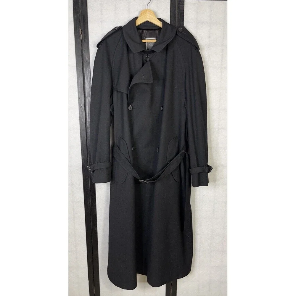 Christian Dior Monsieur Trench Coat. Size: 42R